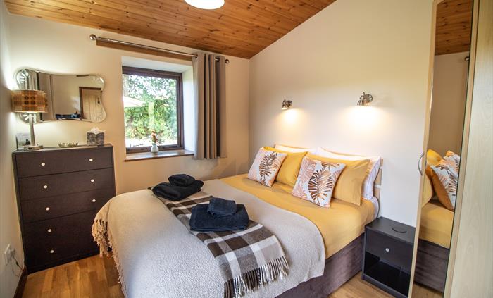 Ash Lodge and Sycamore Lodge double bedroom.